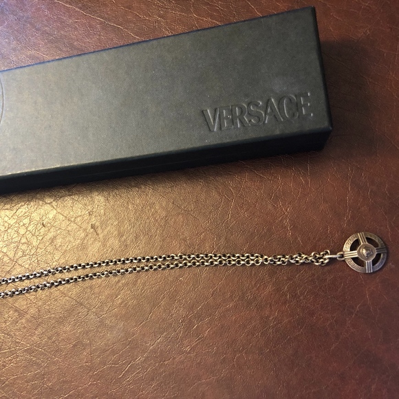🔥Versace Medusa necklace with greek keys original - Picture 3 of 6